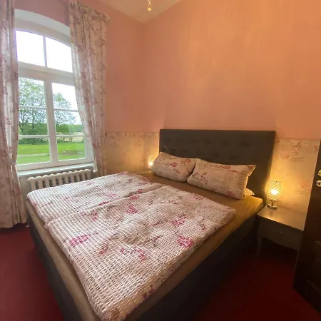 Exklusive Im Gutshaus Viezen Apartman Bernitt